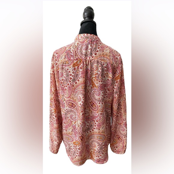 Preswick & Moore: Pink Paisley Pleated Boho Blouse with Front Pockets - Picture 6 of 16